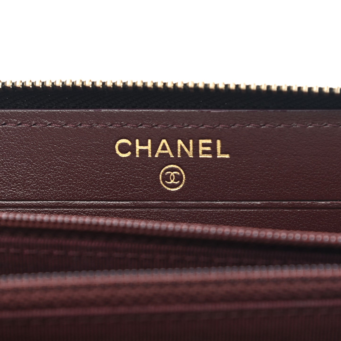 Caviar Chevron Quilted Small Zip Around Wallet Black
