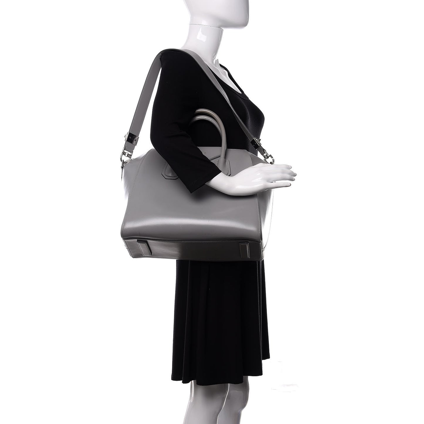 Shiny Lord Calfskin Medium Antigona Pearl Grey