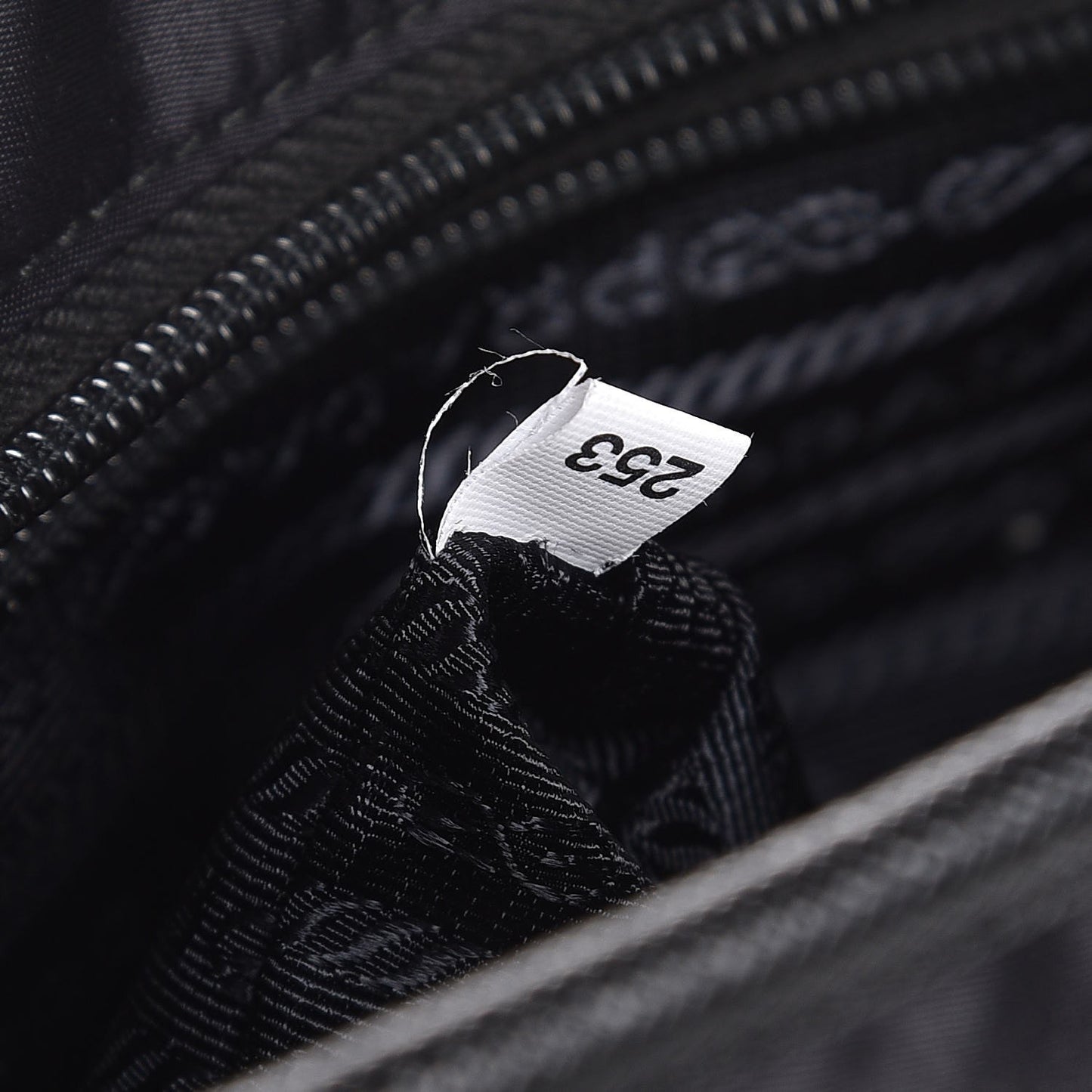 Nylon Flat Messenger Bag Black
