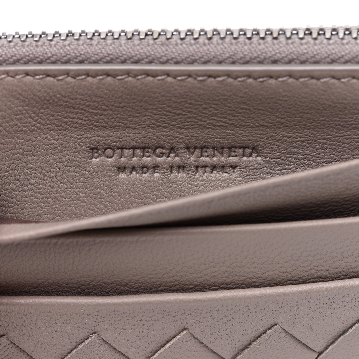 Calfskin Intrecciato Zip Card Holder Shadow