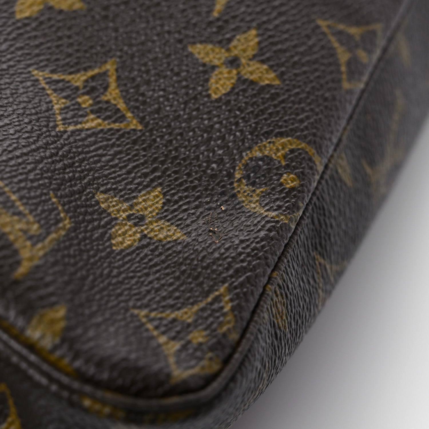 Louis Vuitton Monogram Trousse Toilette 28 14 of 14