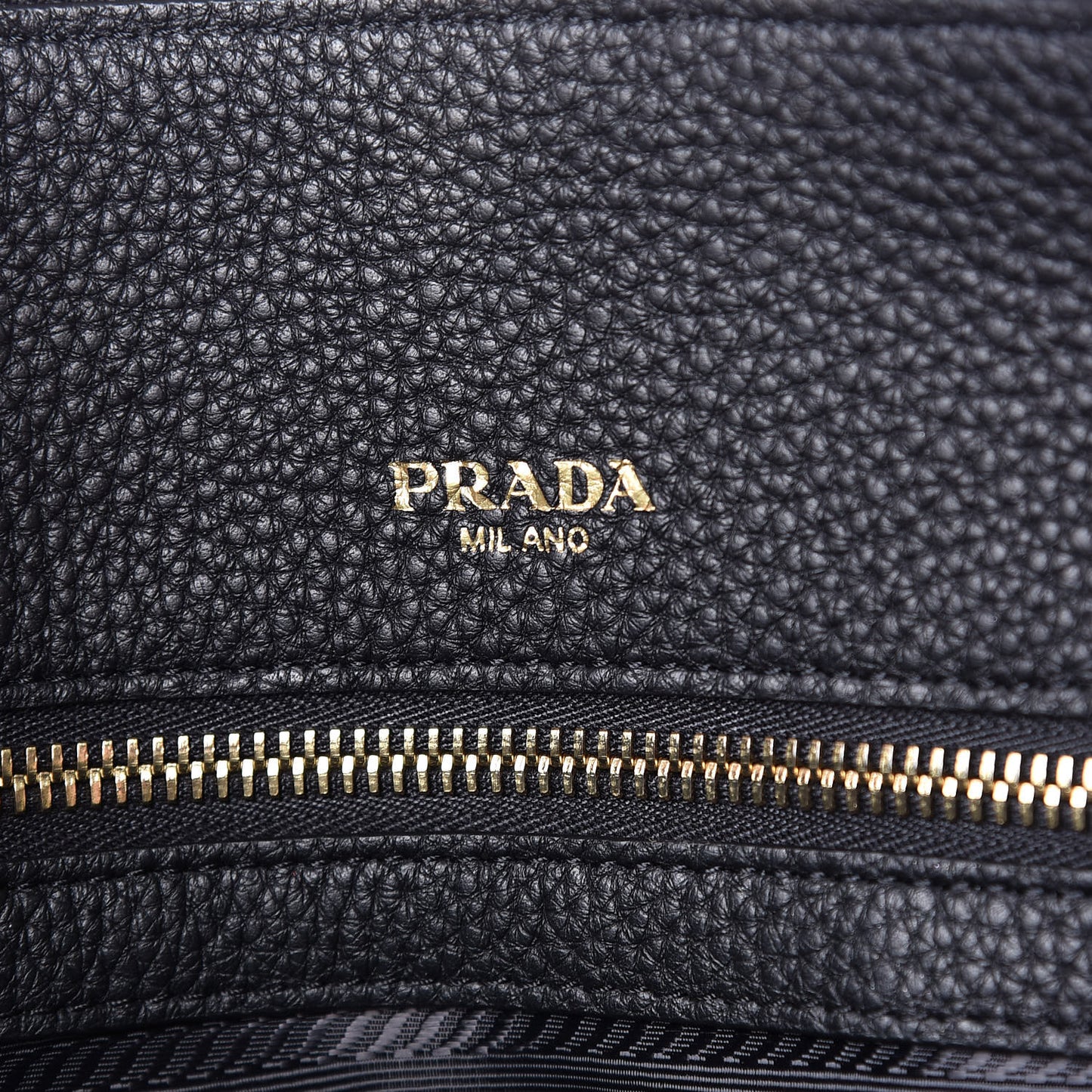 Vitello Daino Tote Black