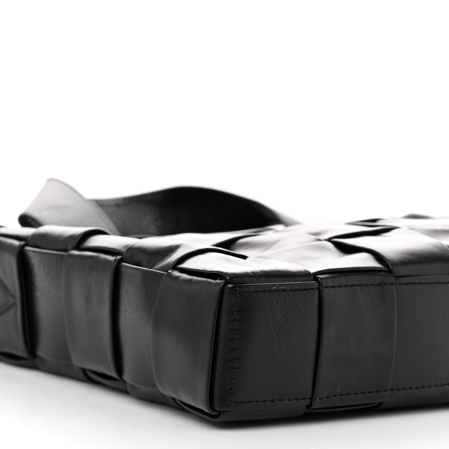 Paper Calfskin Maxi Intrecciato The Cassette Case Black