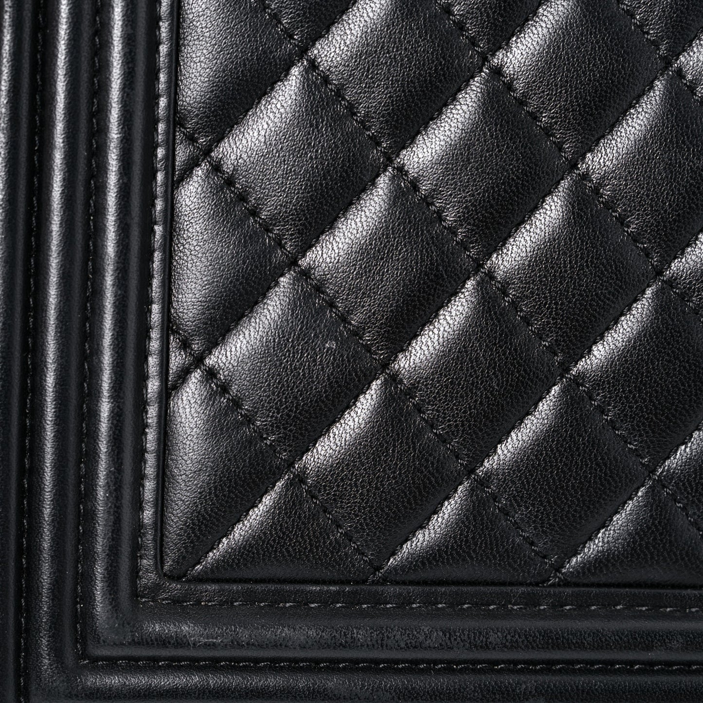 Lambskin Quilted New Medium Boy Flap Black