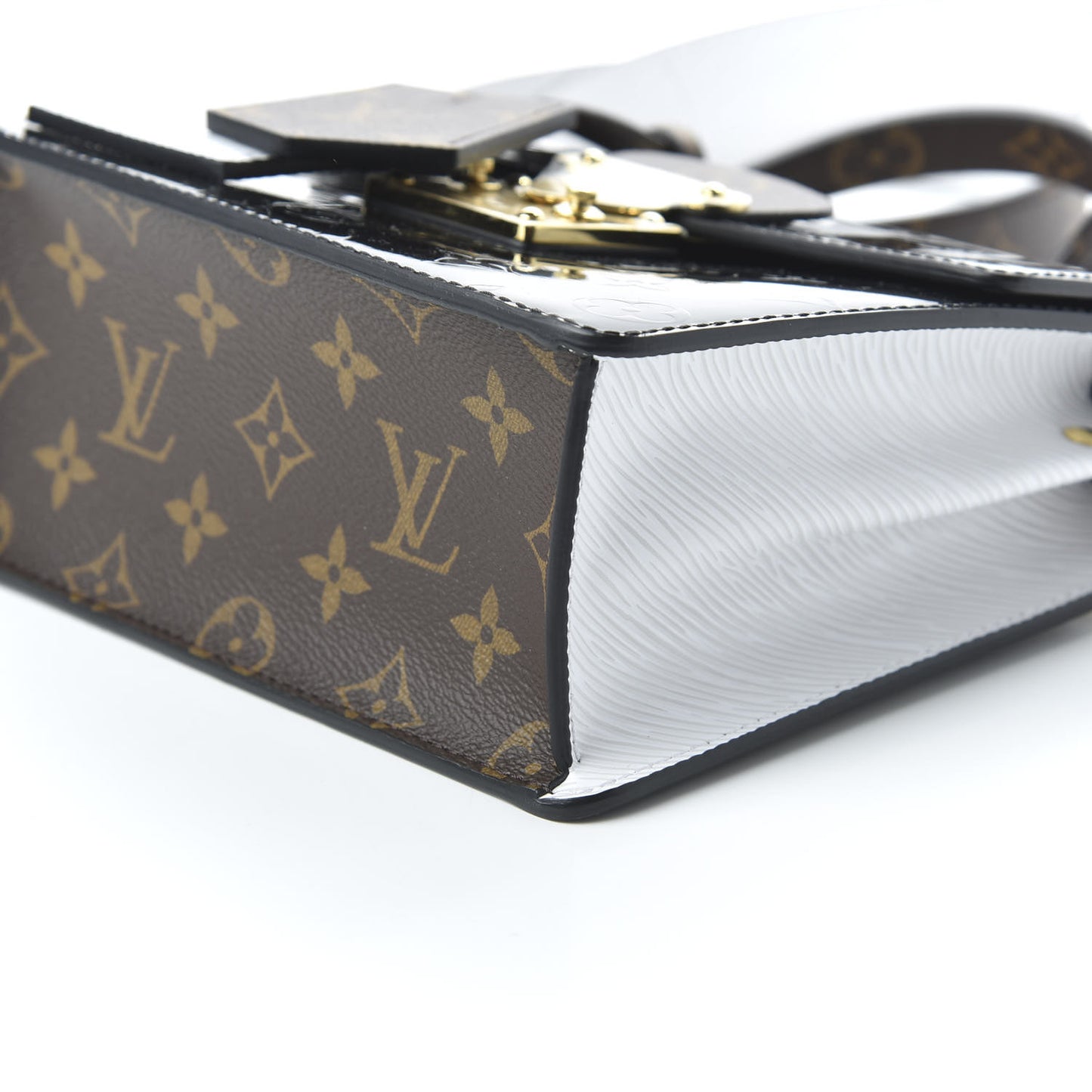 Vernis Epi Monogram Spring Street Black