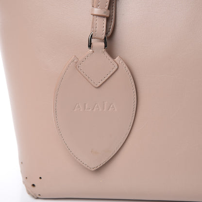 Alaia Calfskin Scalloped Trim Bag Blush 12 of 18