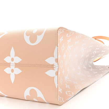 Louis Vuitton Monogram Giant By The Pool Onthego GM Brume 10 of 10