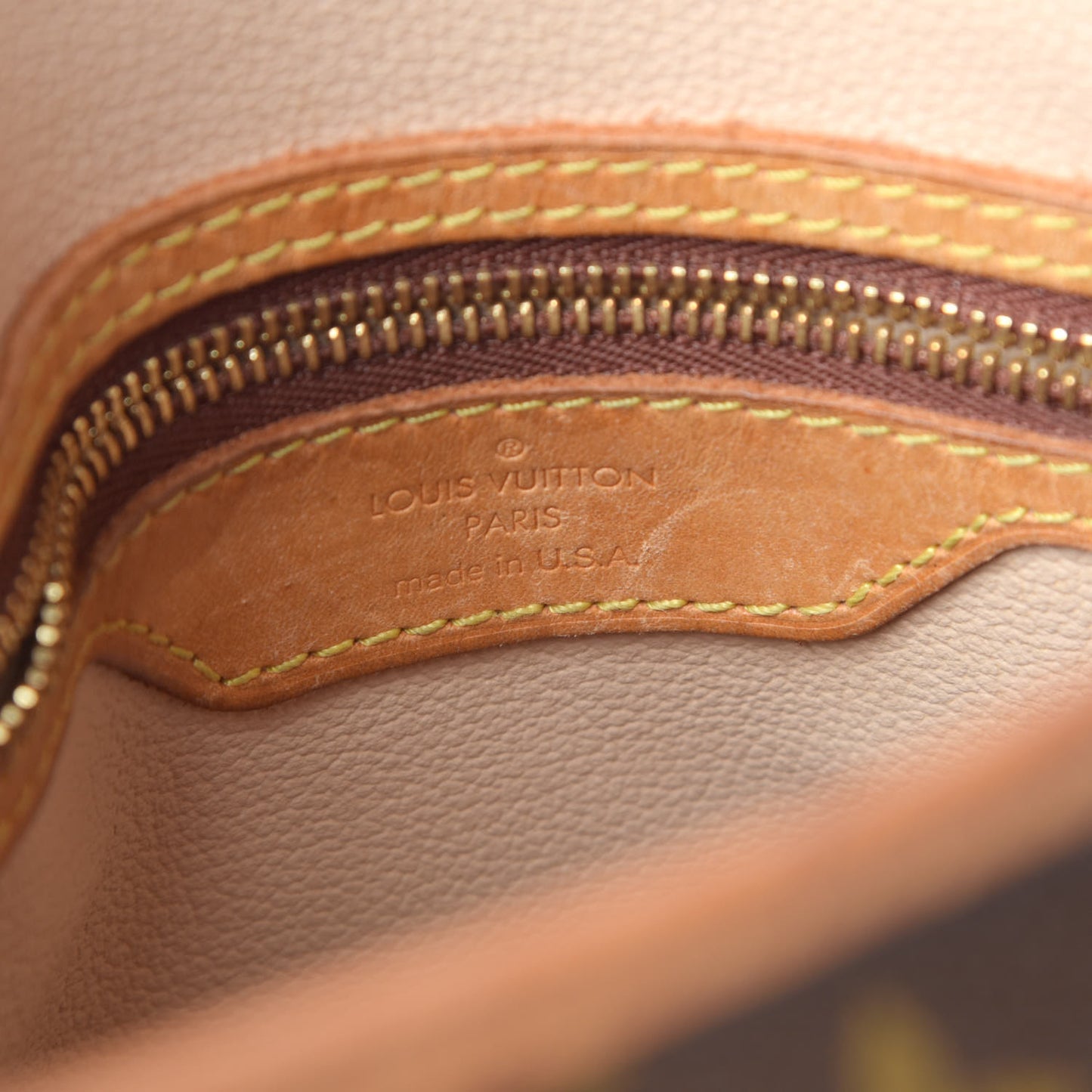 Monogram Petit Bucket 23