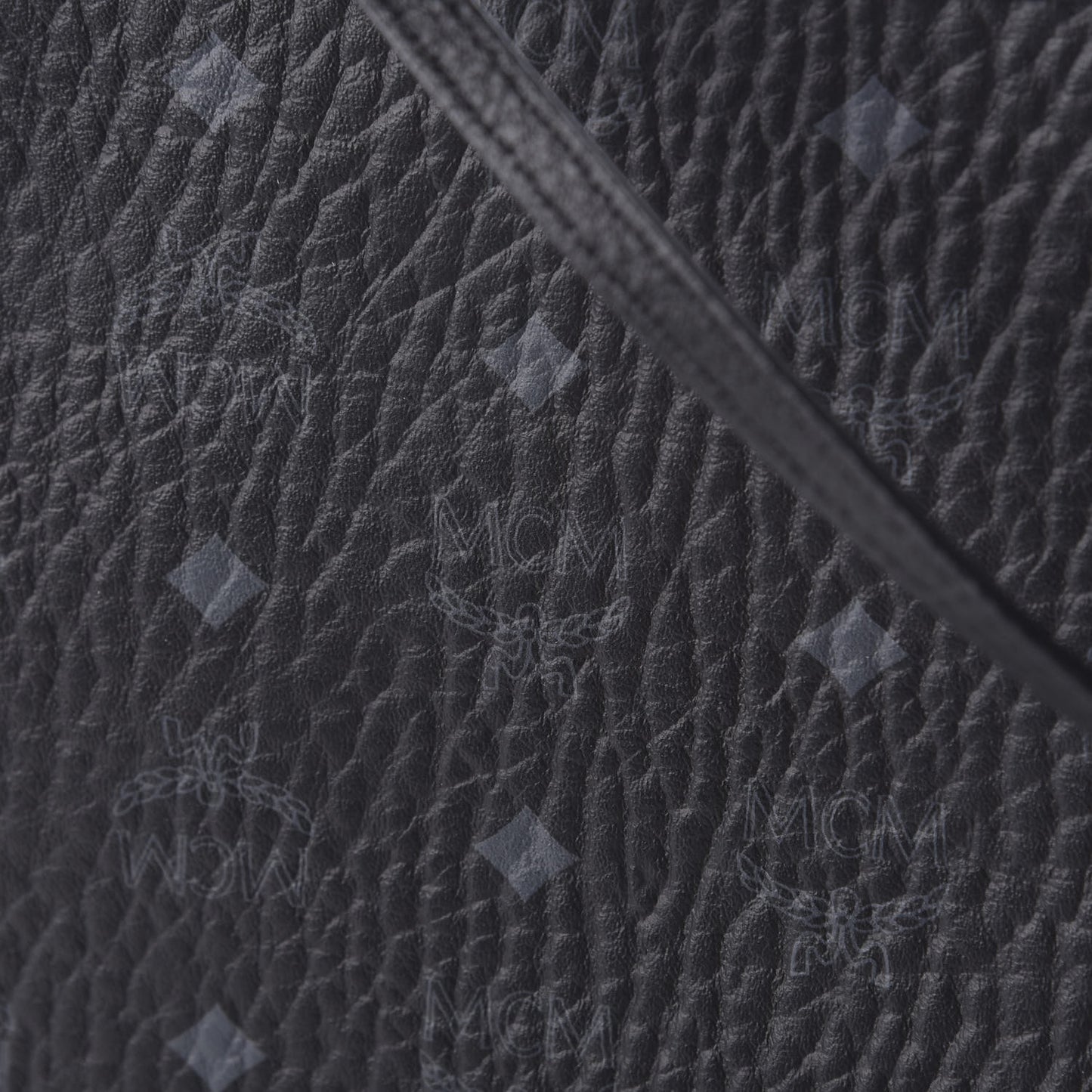 Visetos Stark Wristlet Pouch Black