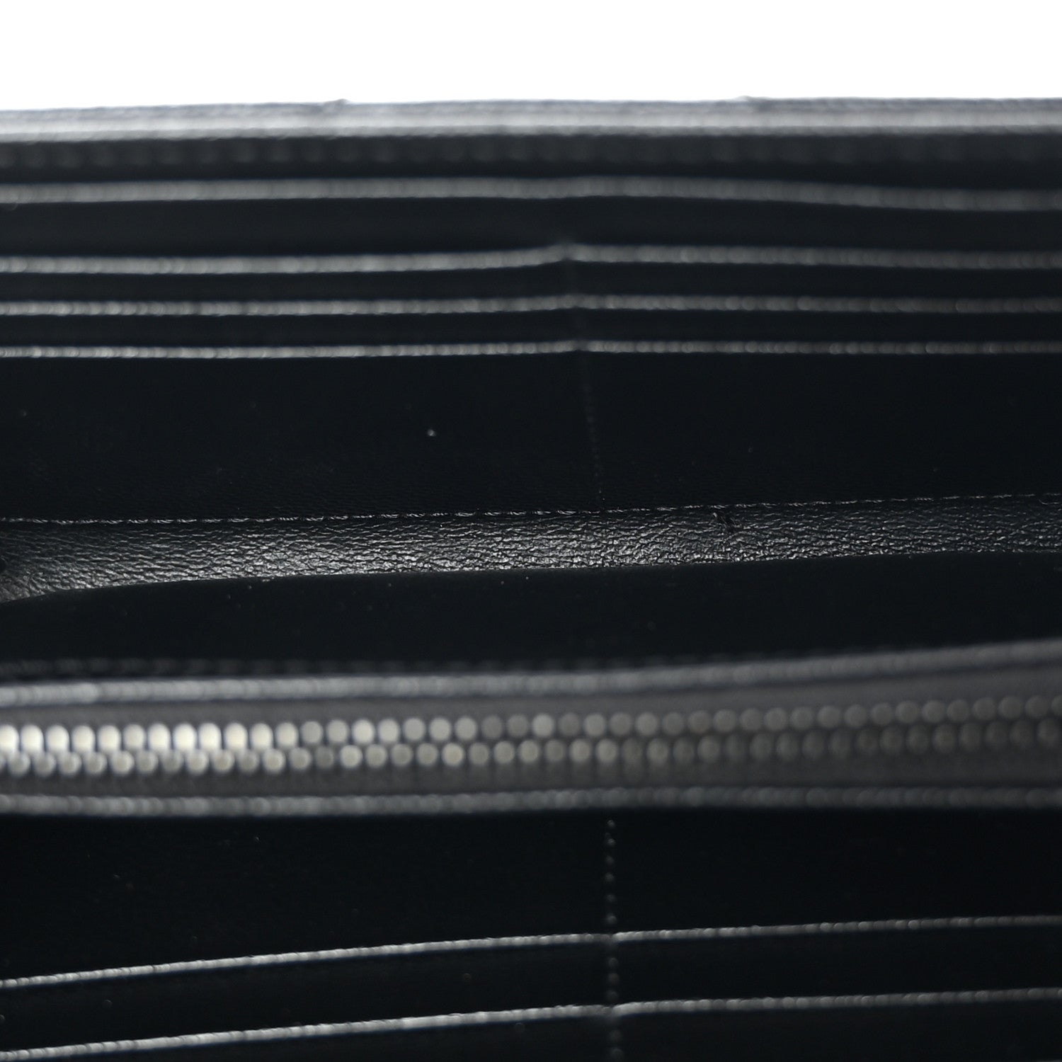 Saint Laurent Grain De Poudre Matelasse Chevron Monogram Flap Wallet Black 5 of 9