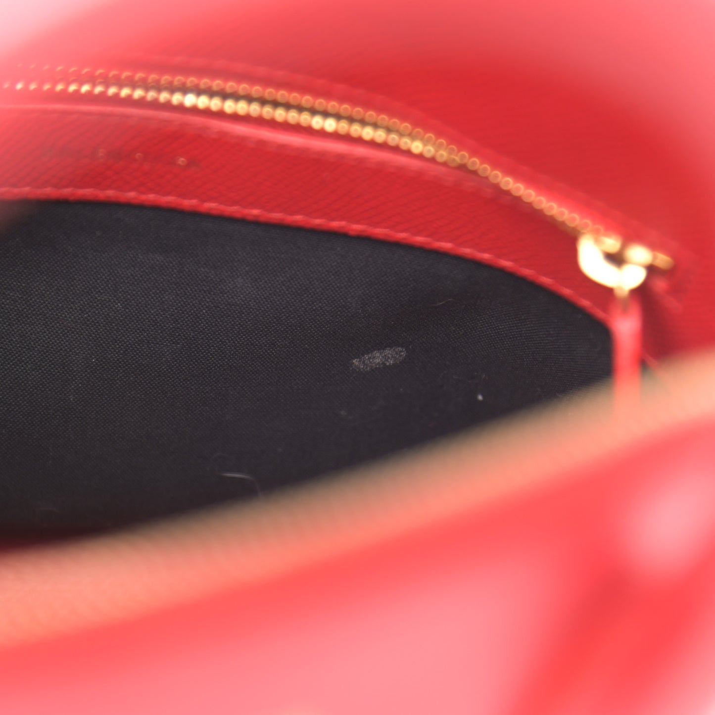 Signature Grained Calfskin Logo S Ville Top Handle Bag Rouge Lantern Black