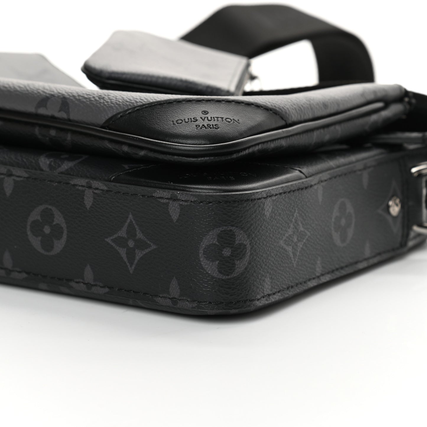 Reverse Monogram Eclipse Trio Messenger