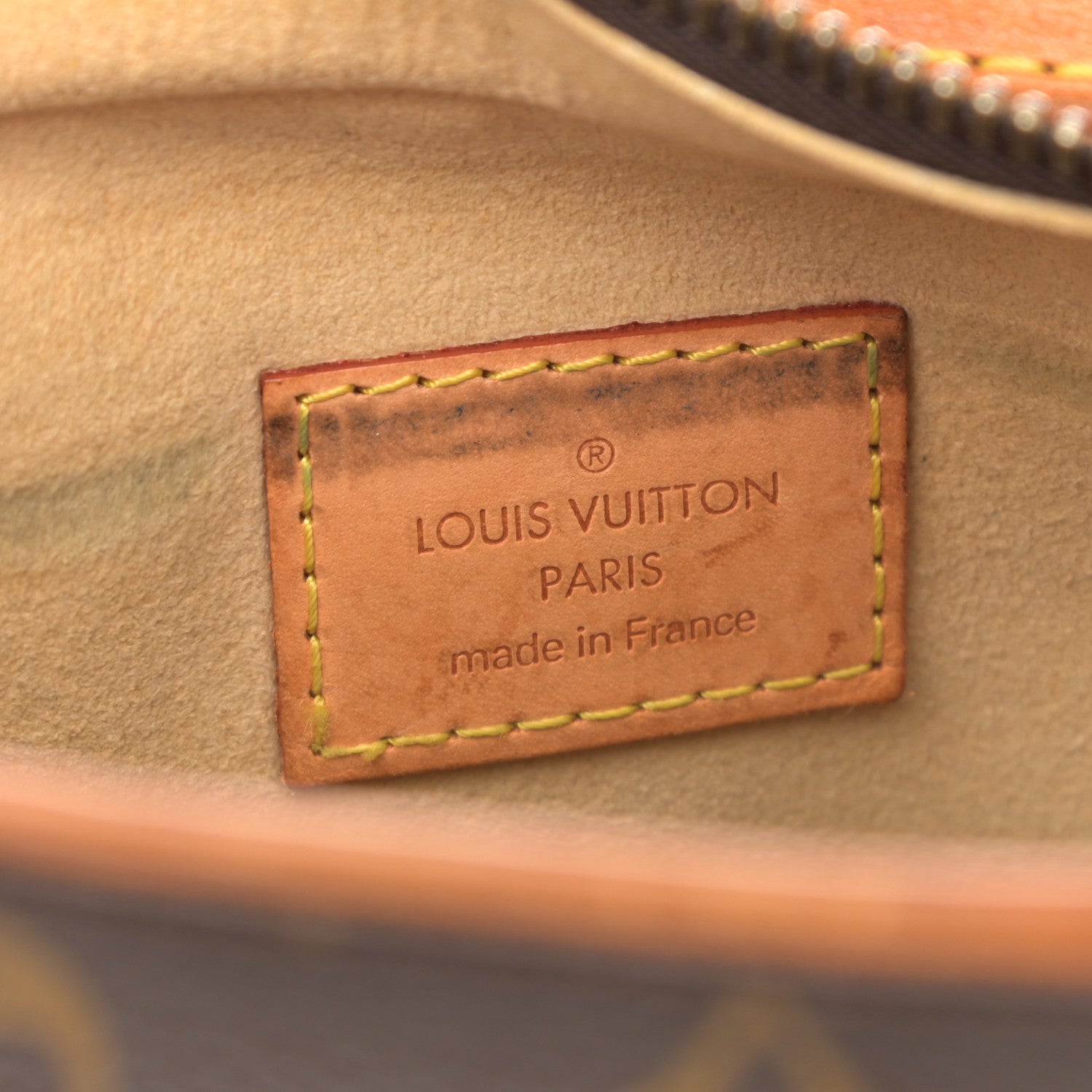 Louis Vuitton Monogram Hudson GM 6 of 18