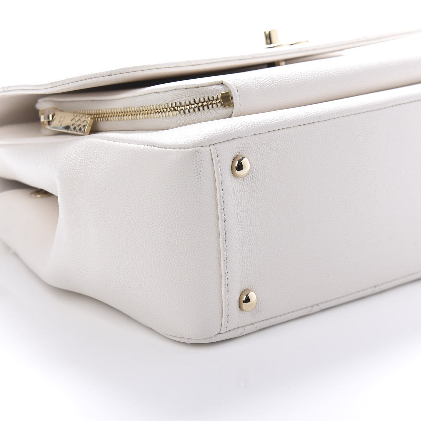 Caviar Quilted Large Business Affinity Flap White