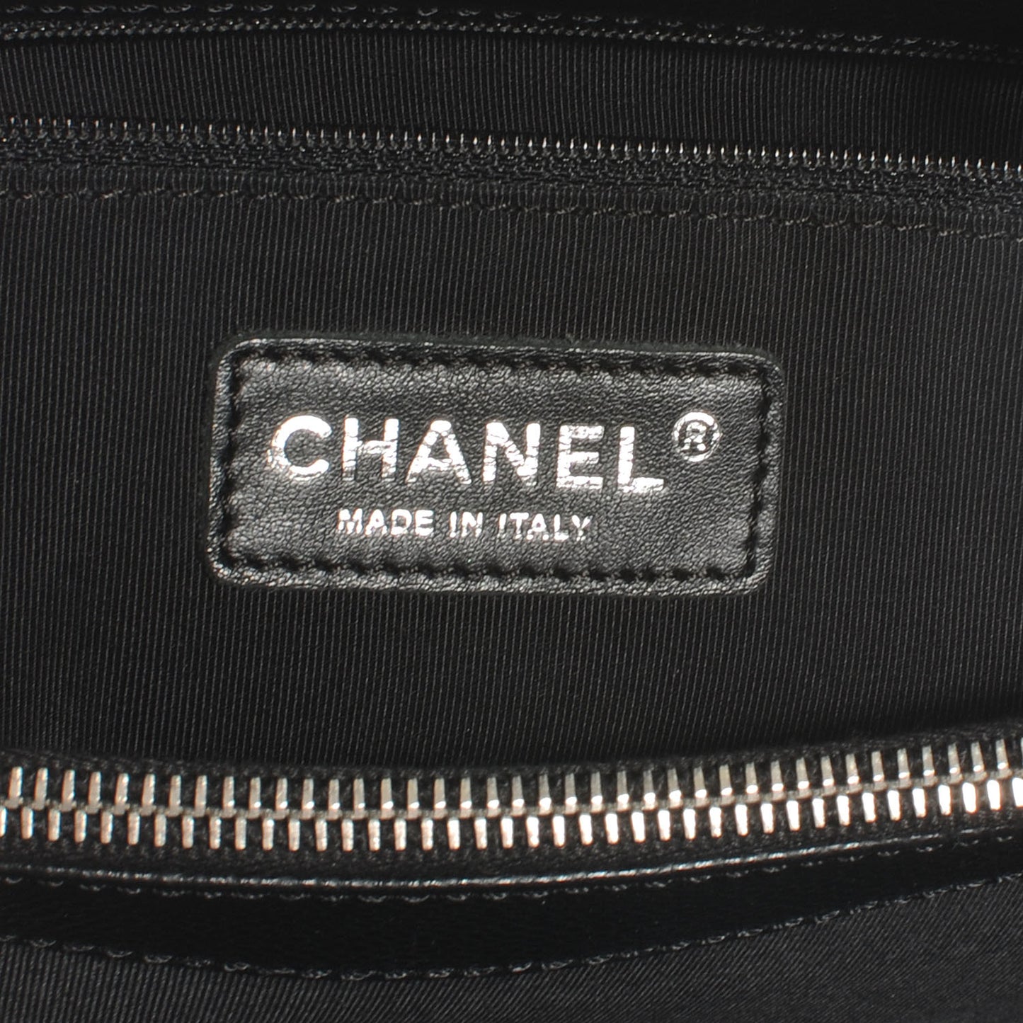 Caviar Grand Shopping Tote GST Black