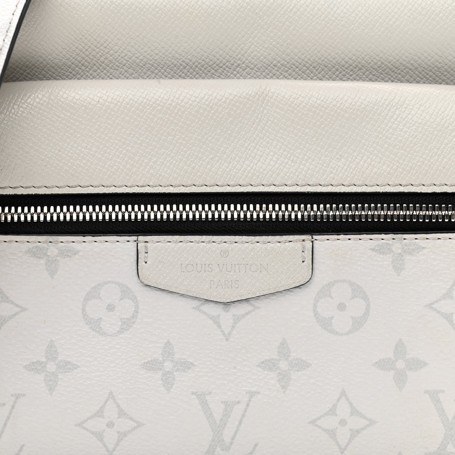 Louis Vuitton Taigarama Outdoor Messenger Antartica 8 of 11