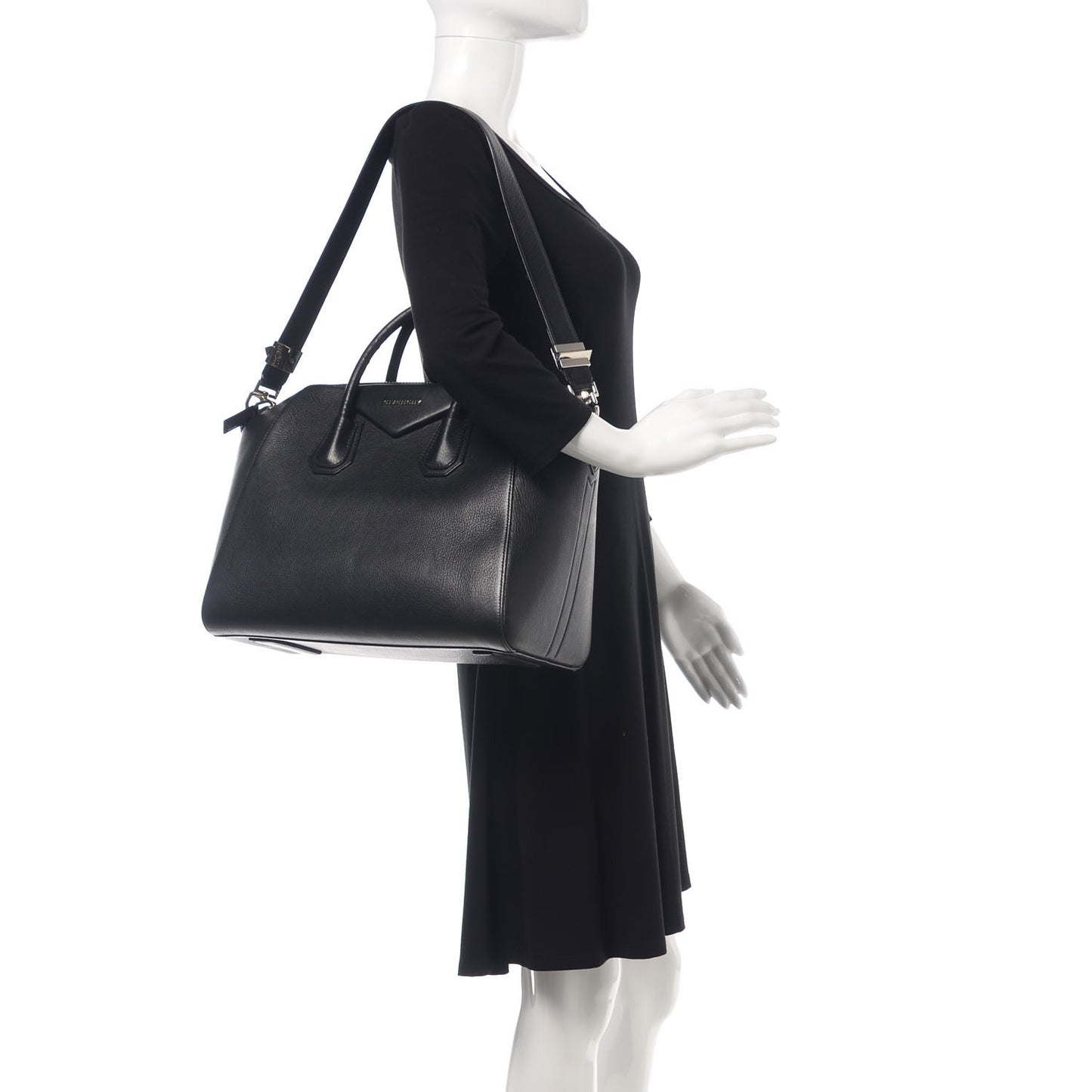 Sugar Goatskin Medium Antigona Black