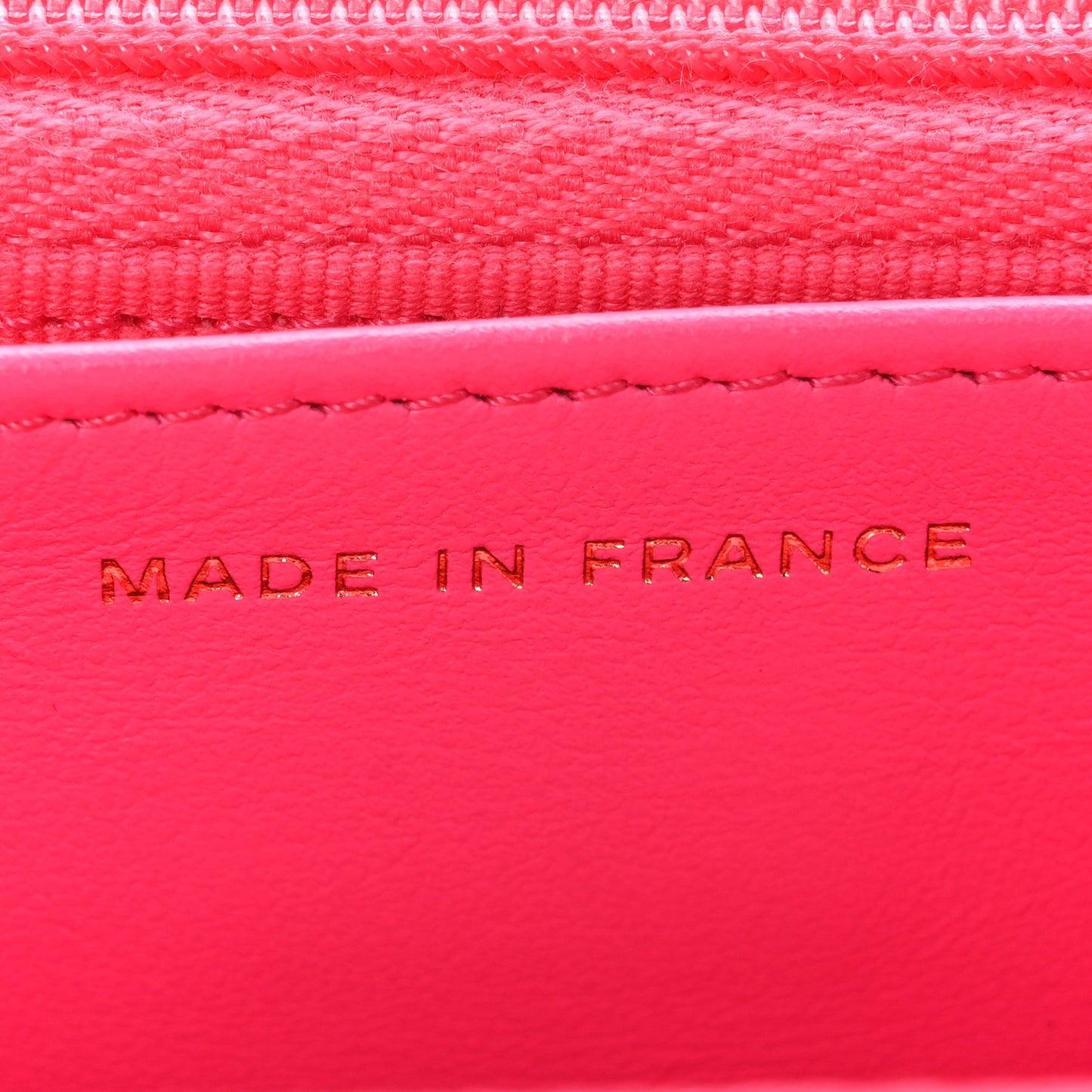 Caviar Quilted Wallet on Chain WOC Fuchsia