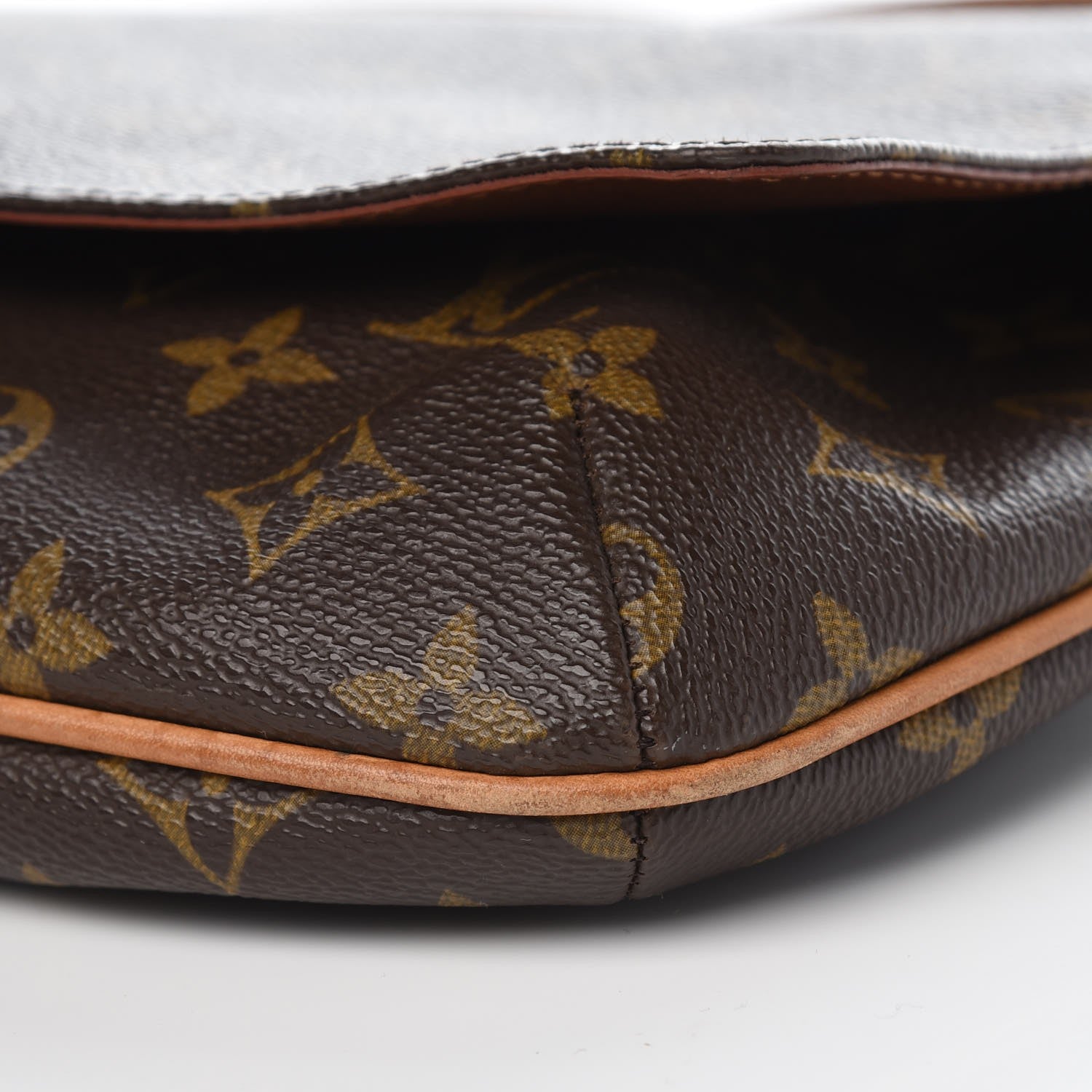 Louis Vuitton Monogram Musette Tango 9 of 10