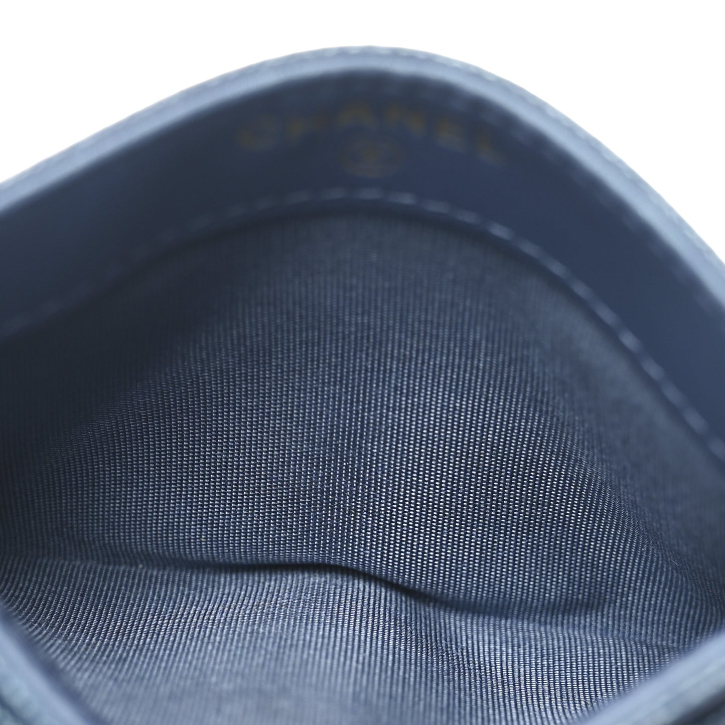 Iridescent Caviar Quilted Card Holder Blue Fonce