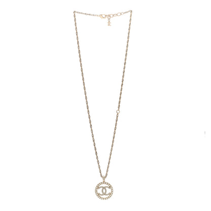 Chanel Pearl CC Round Pendant Necklace 3 of 5