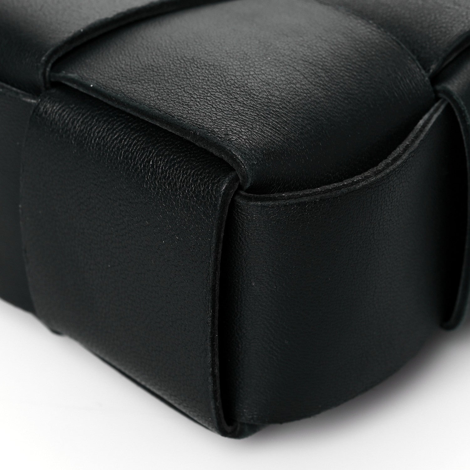 Bottega Veneta Lambskin Maxi Intrecciato Cassette Messenger Black 9 of 15
