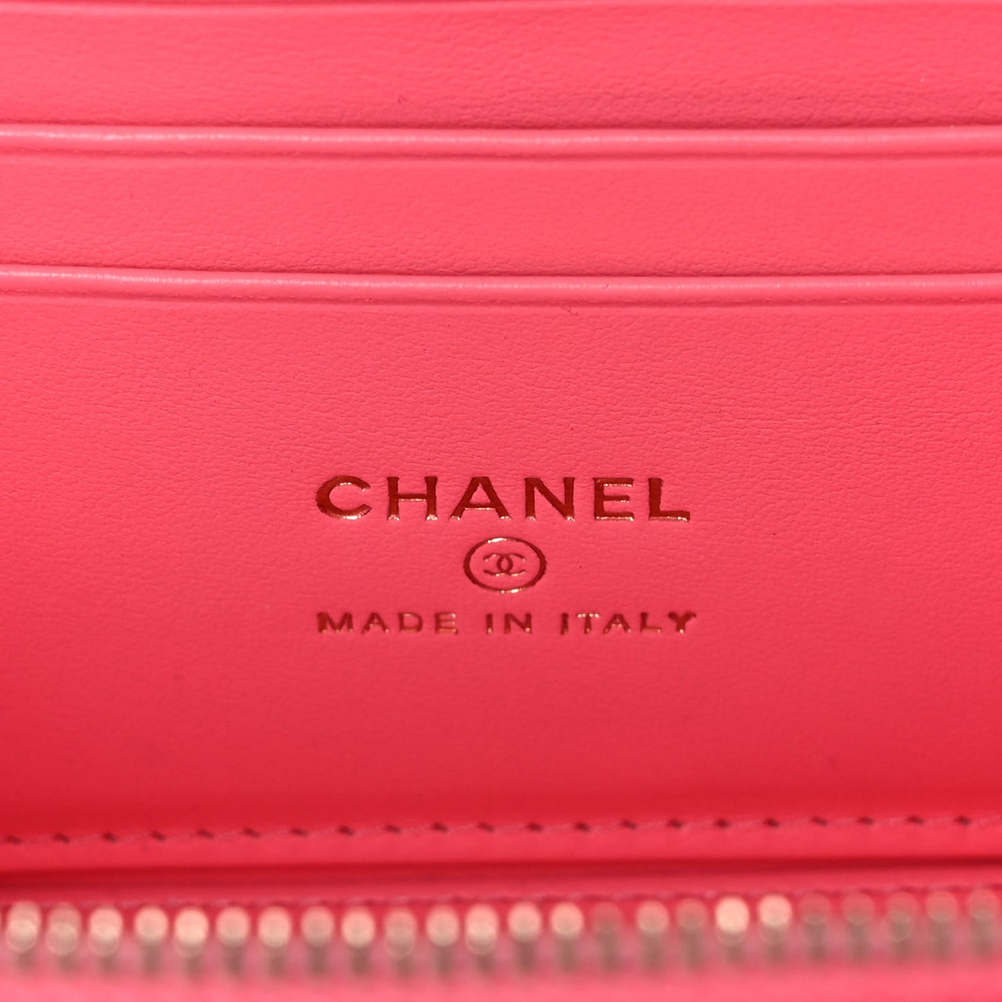 Shiny Caviar Quilted Pick Me Up Vanity Case Pink