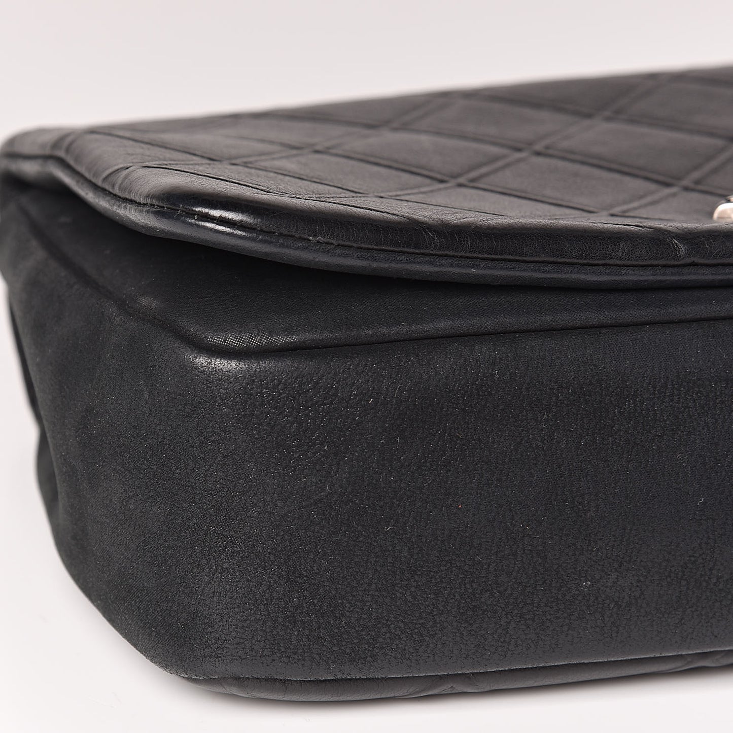 Calfskin Diamond Embossed New Chic Flap Black