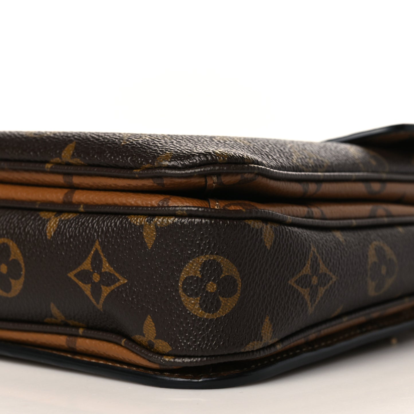 Reverse Monogram Pochette Metis