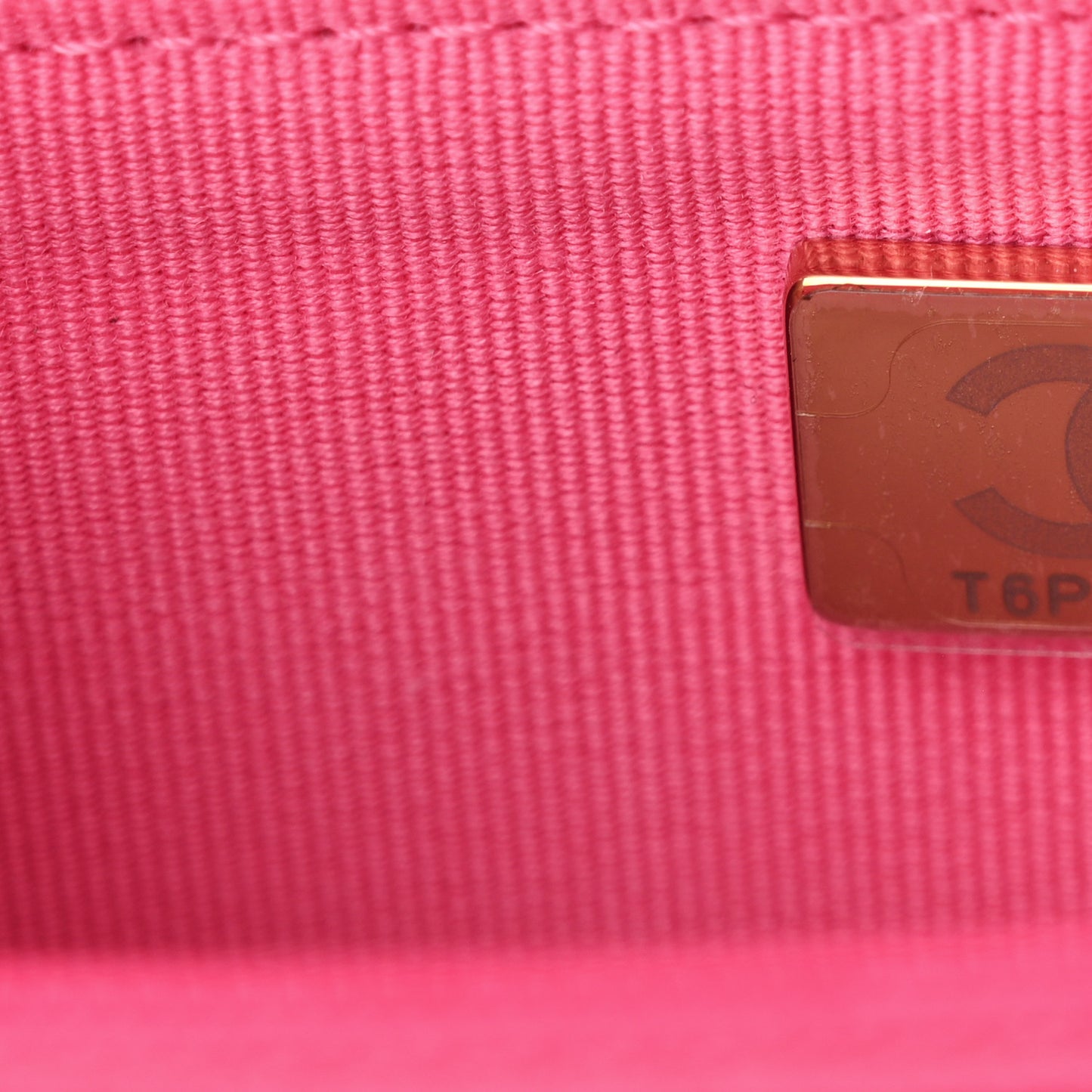 Caviar Quilted Wallet on Chain WOC Pink