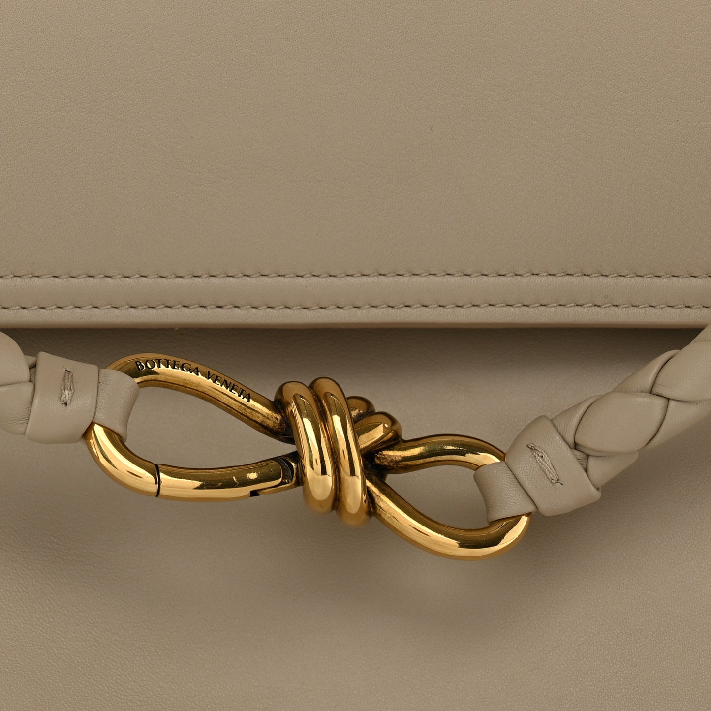 Silky Calfskin Medium Ciao Ciao Ecru