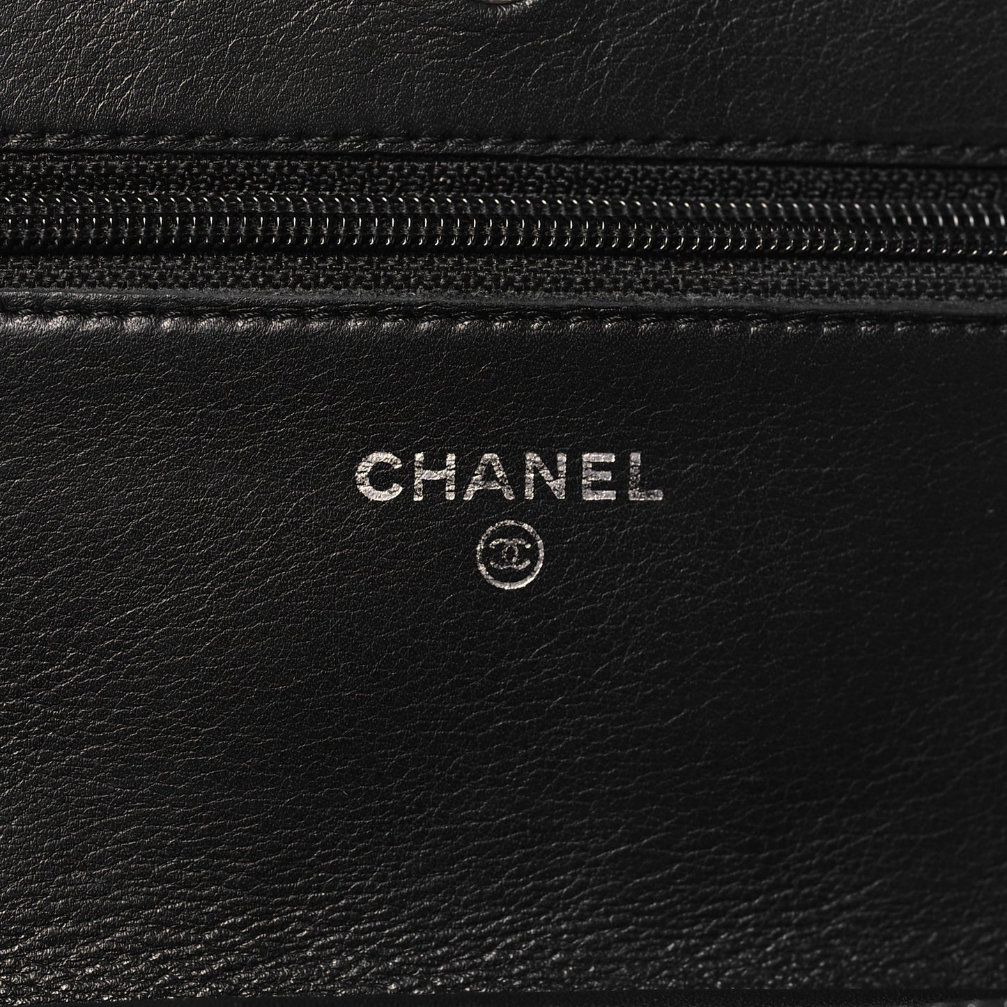 Patent Quilted Wallet On Chain WOC Black