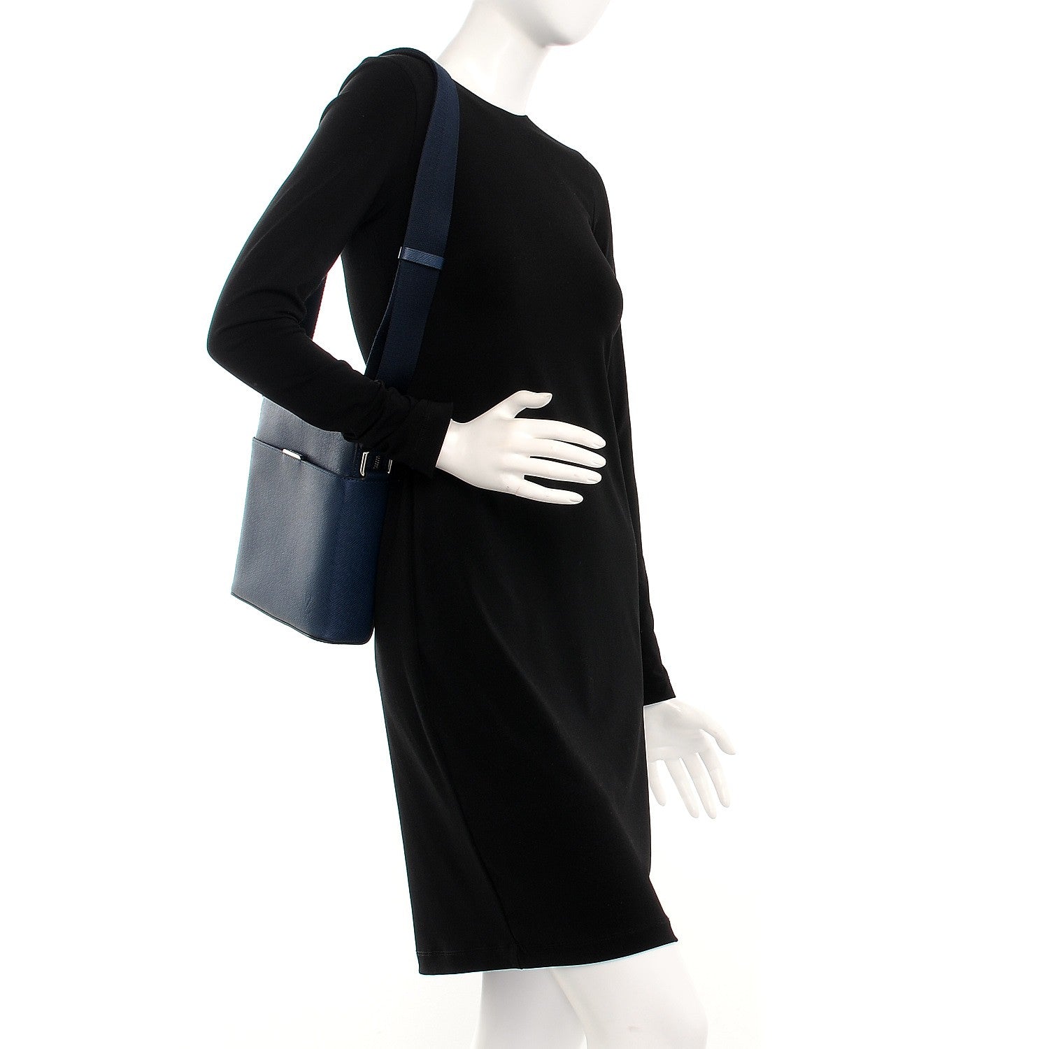 Louis Vuitton Taiga Anton Pochette Ocean 2 of 8