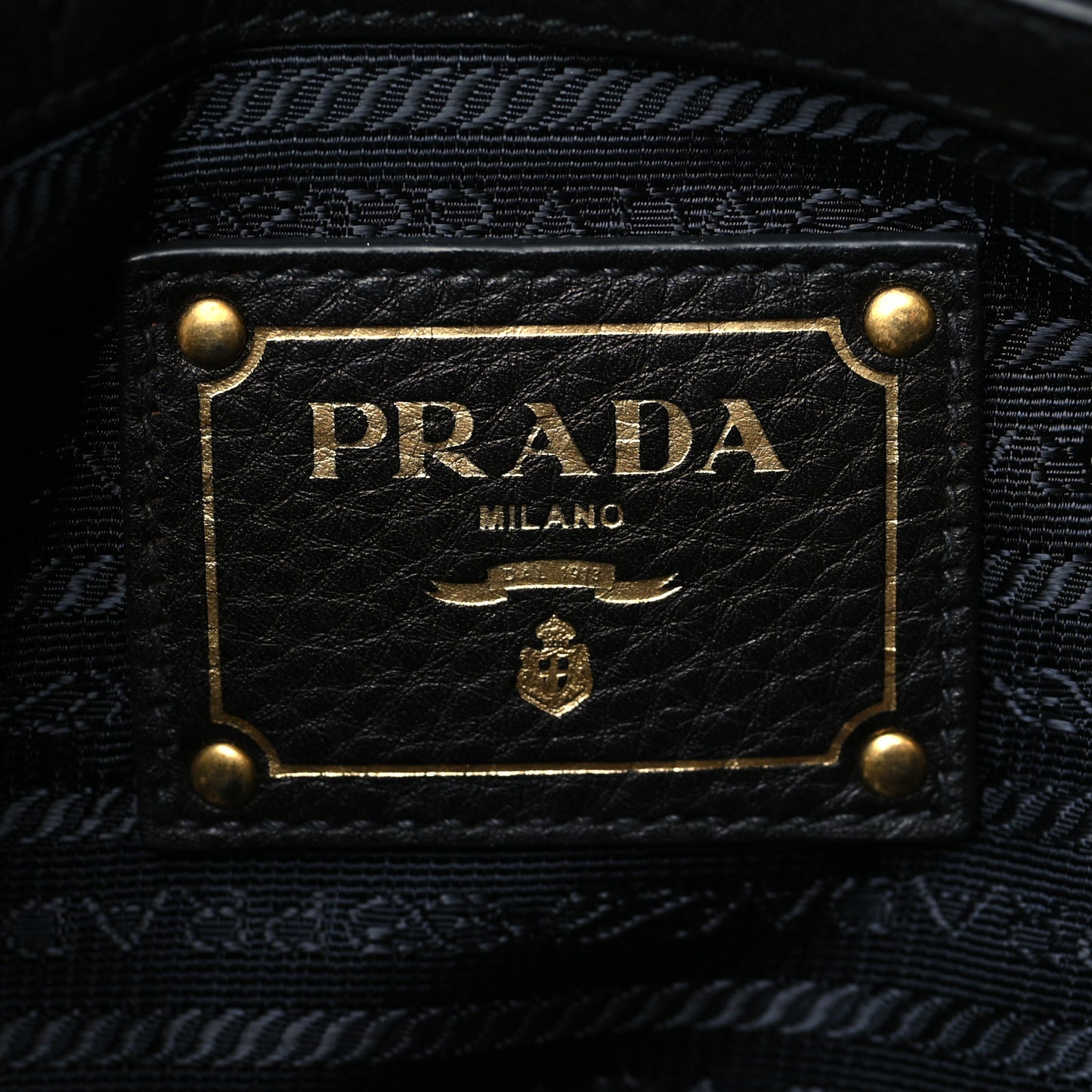 Vitello Daino Shopping Tote Black