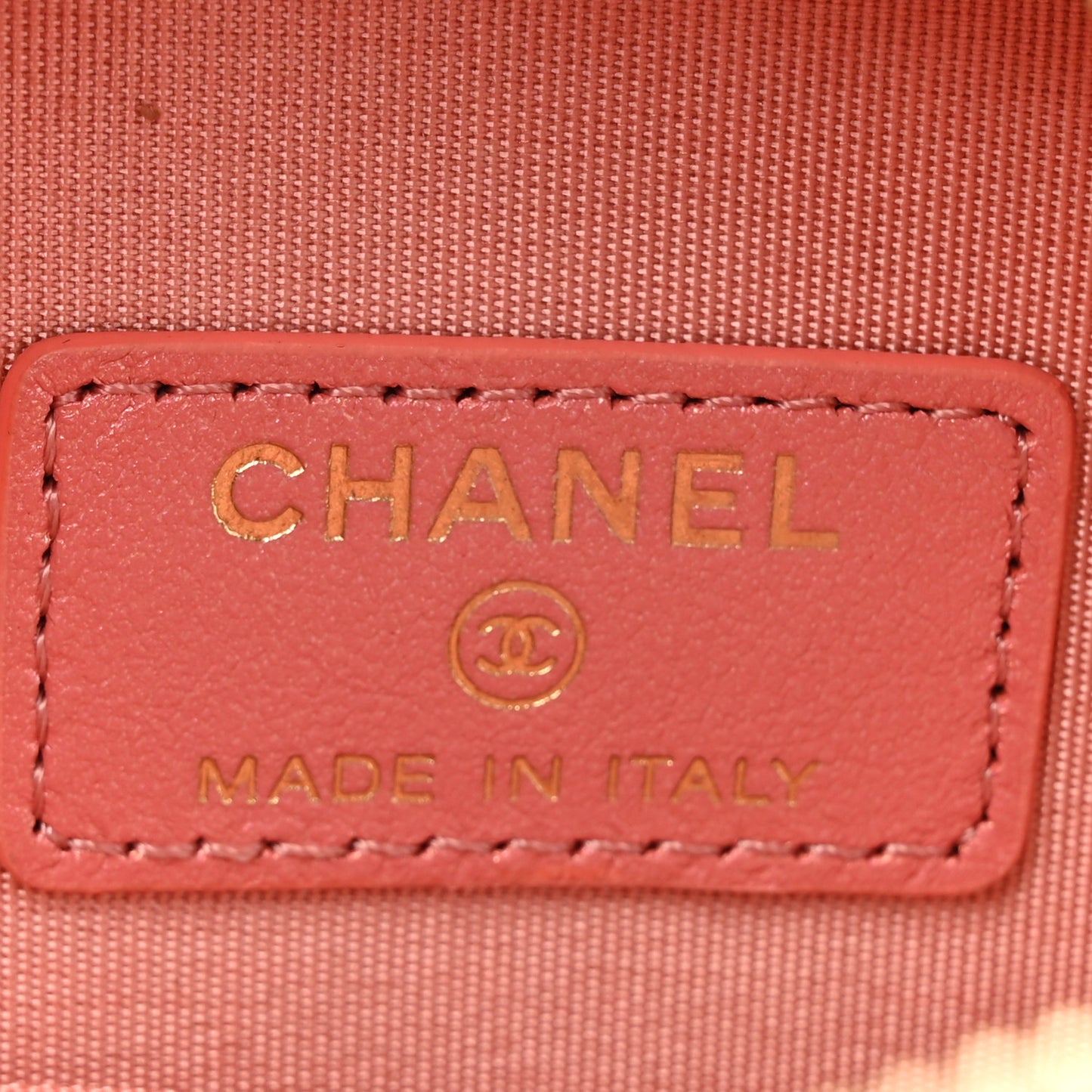 Iridescent Calfskin Quilted Chanel 19 Round Clutch With Chain Pink
