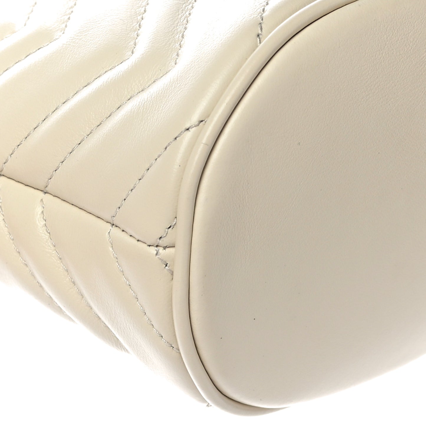 Calfskin Matelasse Mini GG Marmont 2.0 Bucket Bag White