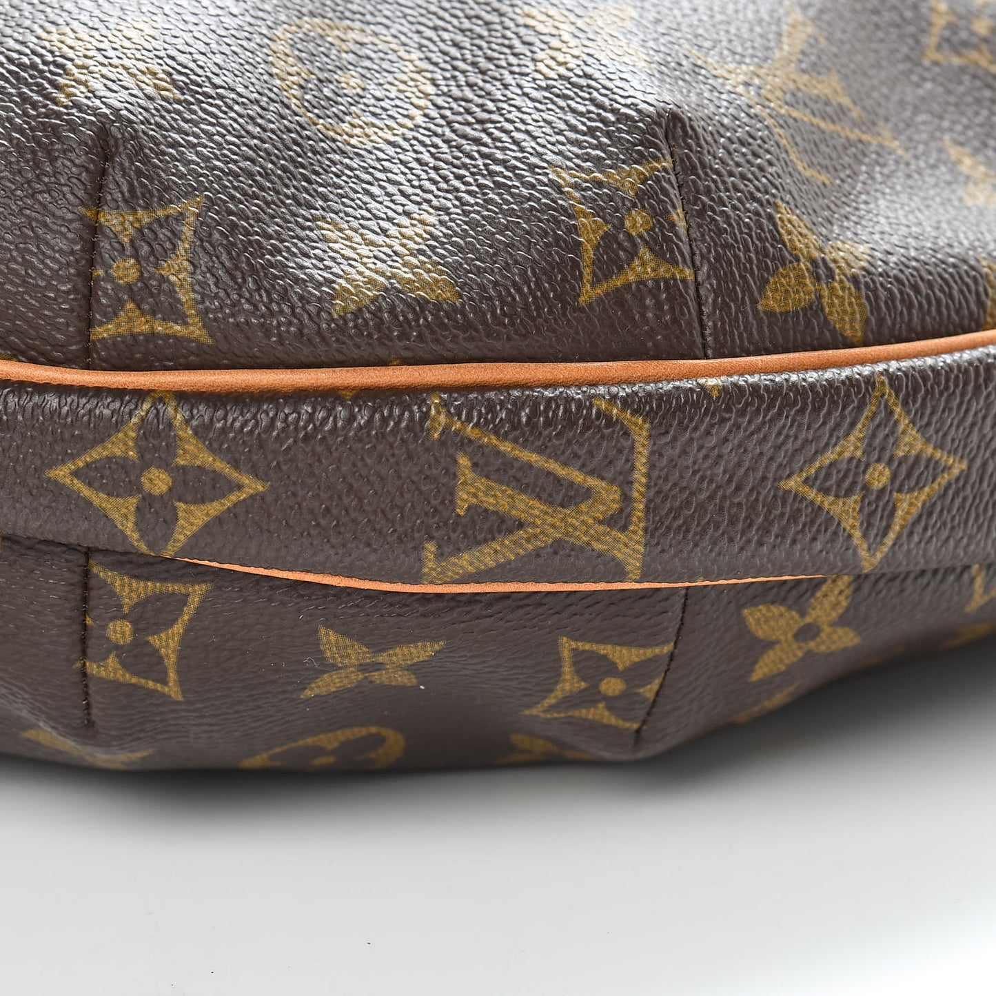 Monogram Croissant MM