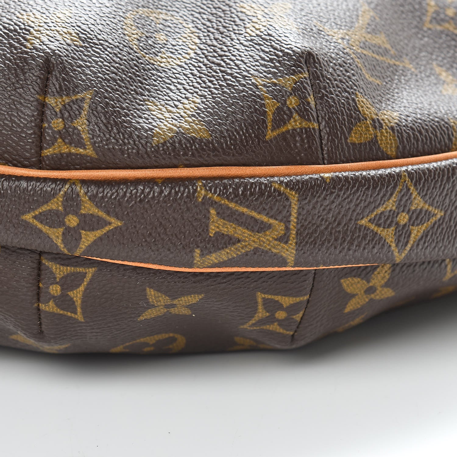 Louis Vuitton Monogram Croissant MM 9 of 13