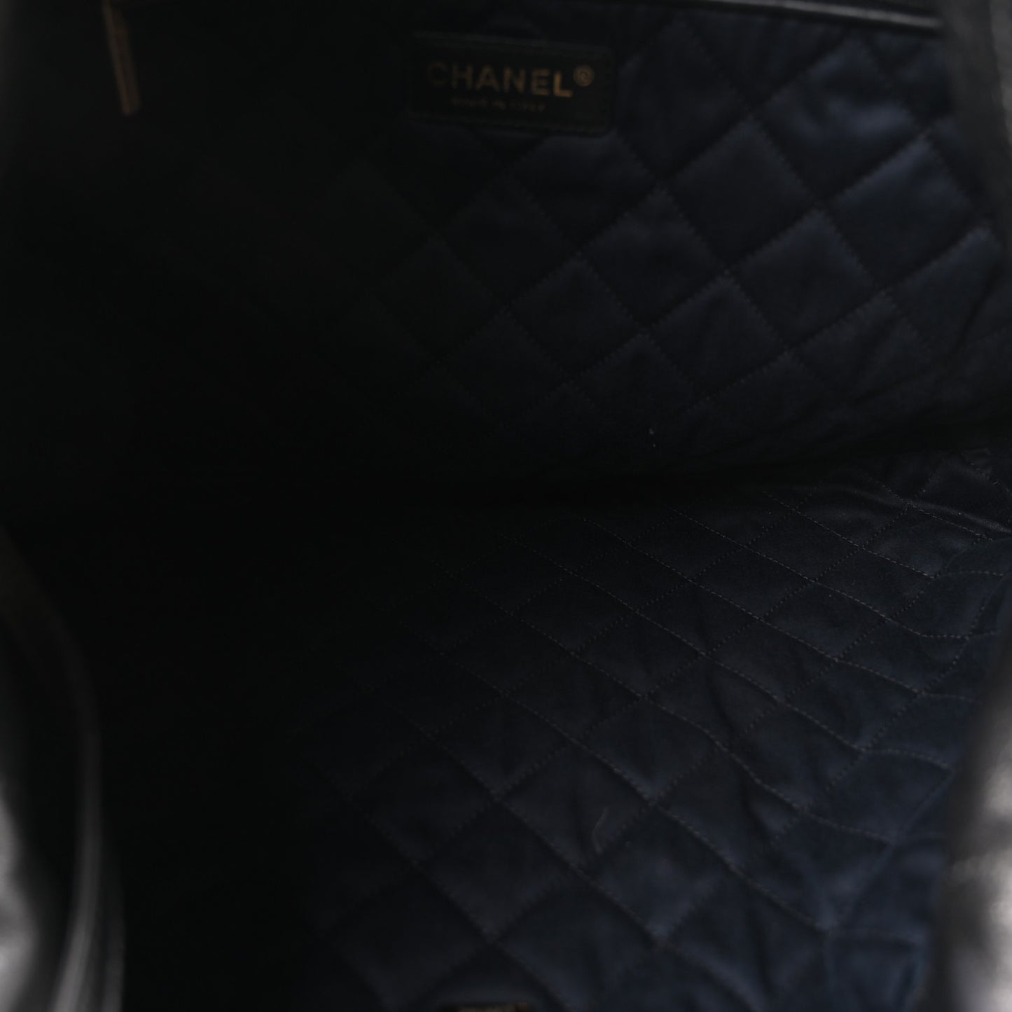 Metallic Calfskin Quilted Chanel 22 Ruthenium