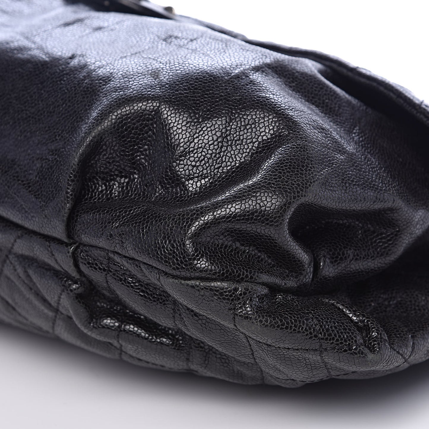 Crumpled Caviar Quilted Maxi Elastic Flap Black