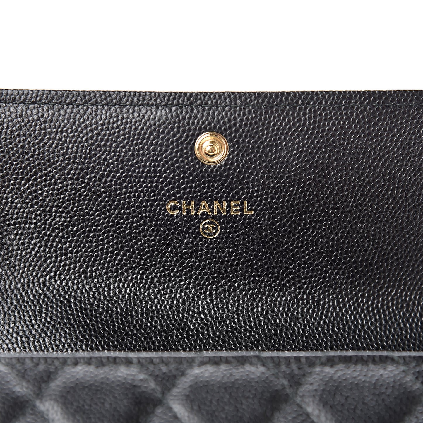 Caviar Quilted Medium Boy Flap Wallet Black