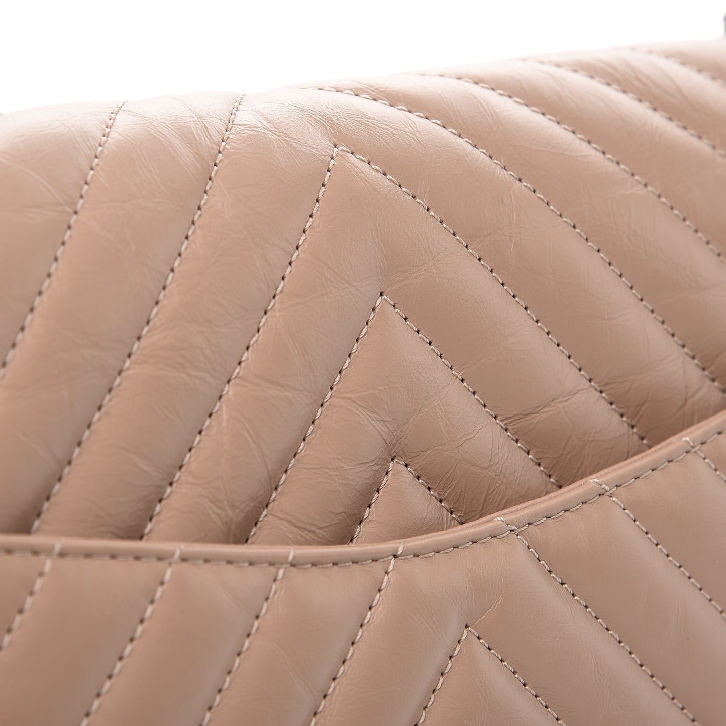 Aged Calfskin Chevron Quilted 2.55 Reissue 226 Flap Beige