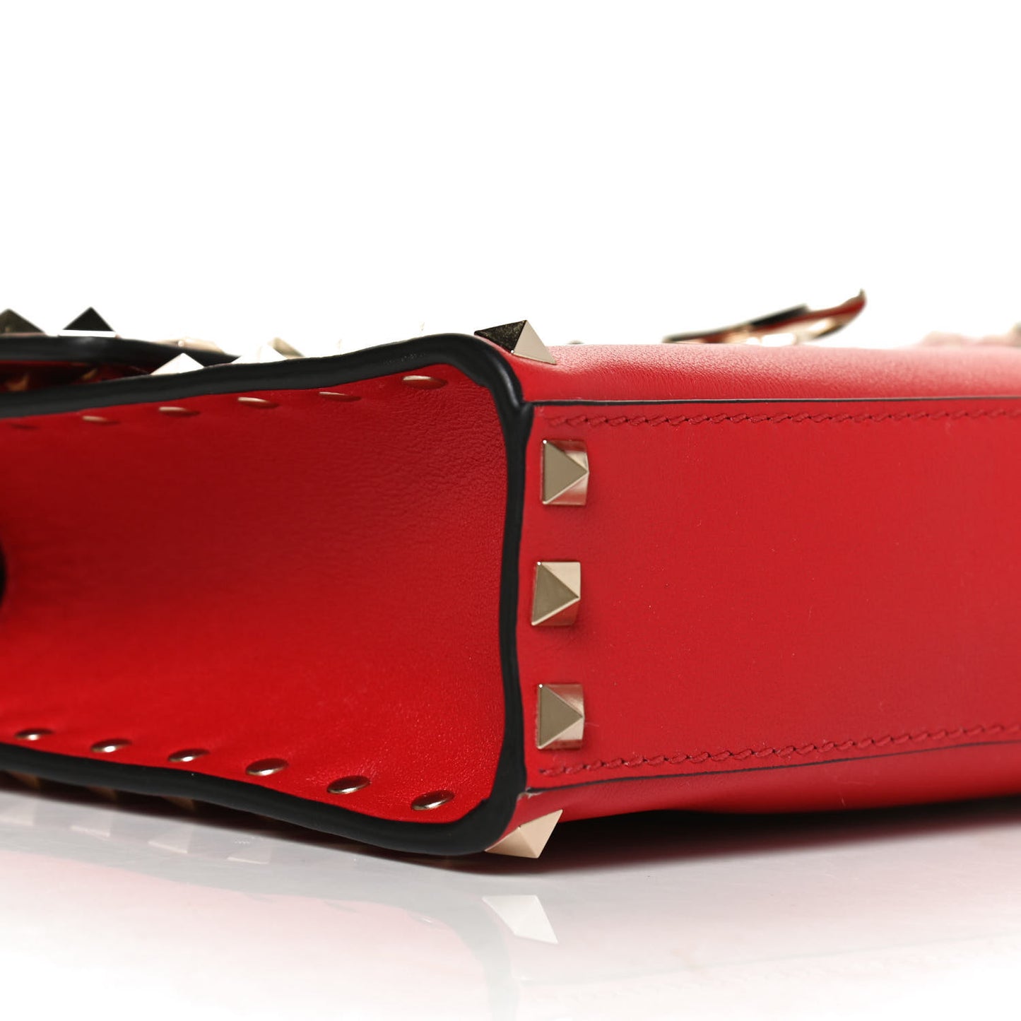 Vitello Medium Rockstud Flip Lock Crossbody Bag Rouge Pur