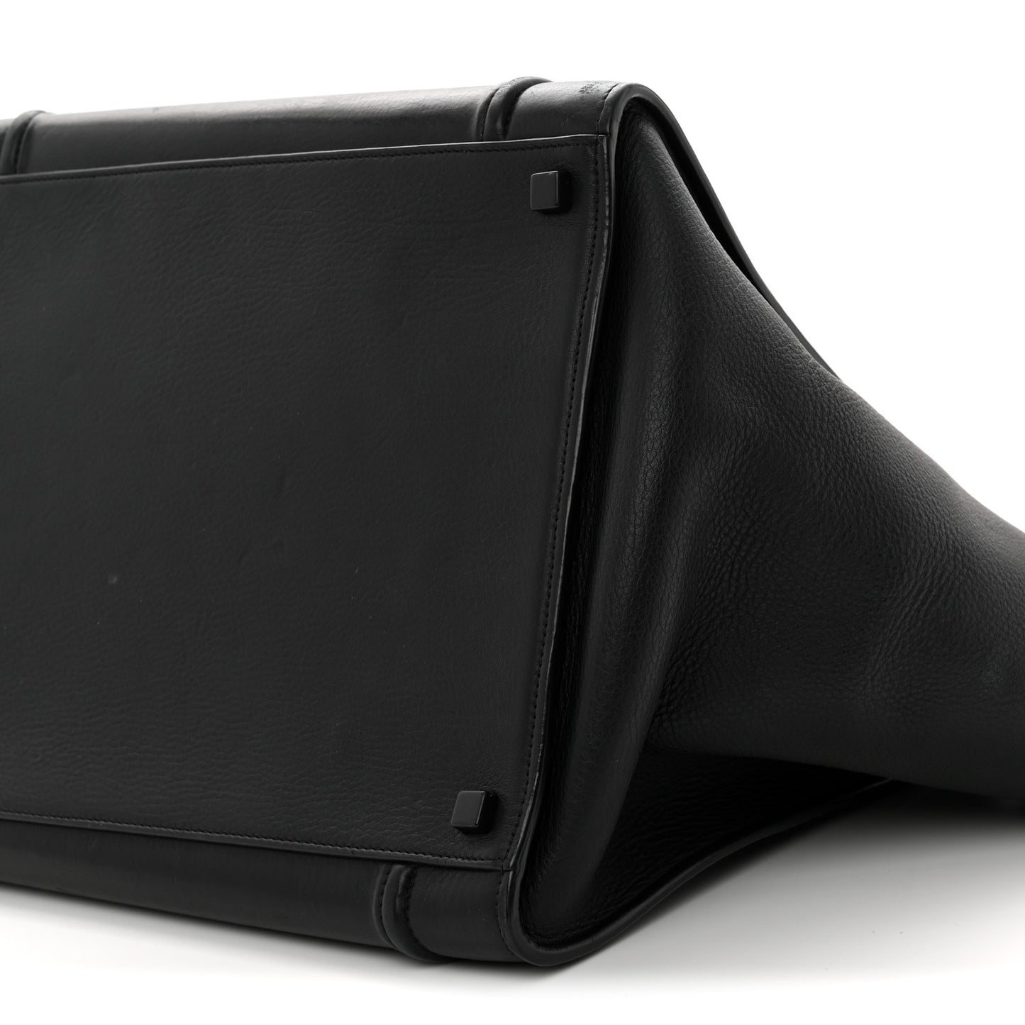 Smooth Calfskin Medium Phantom Luggage Black