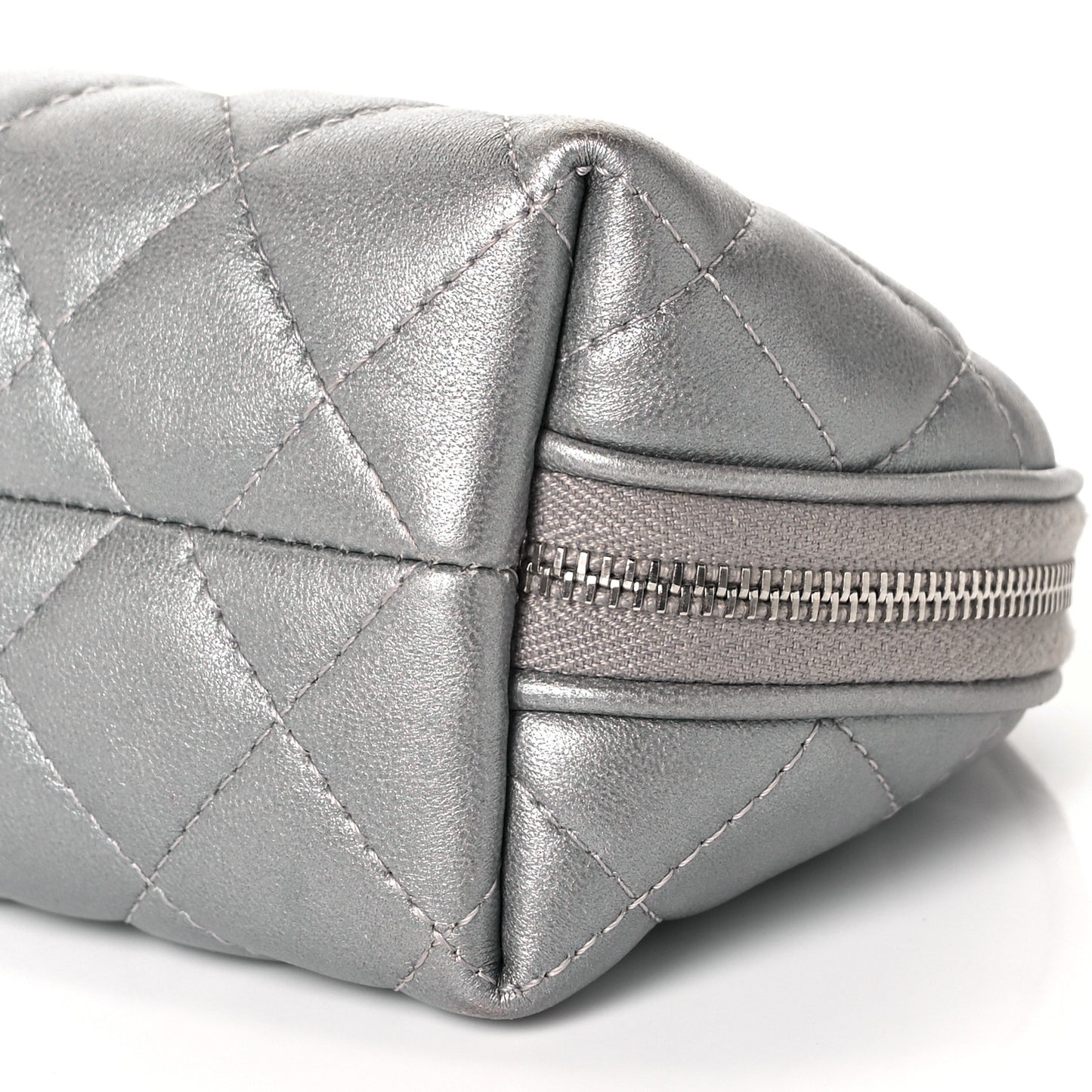 Metallic Lambskin Quilted 2.55 Reissue Cosmetic Pouch Silver