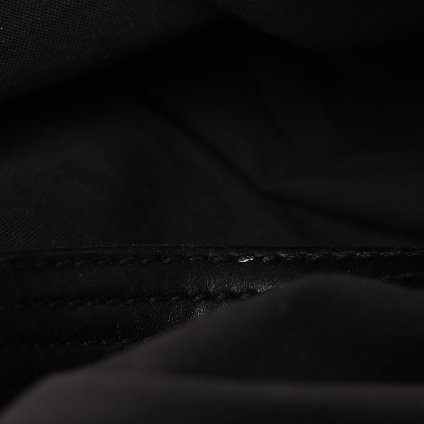 Sheepskin Zipper Satchel Black