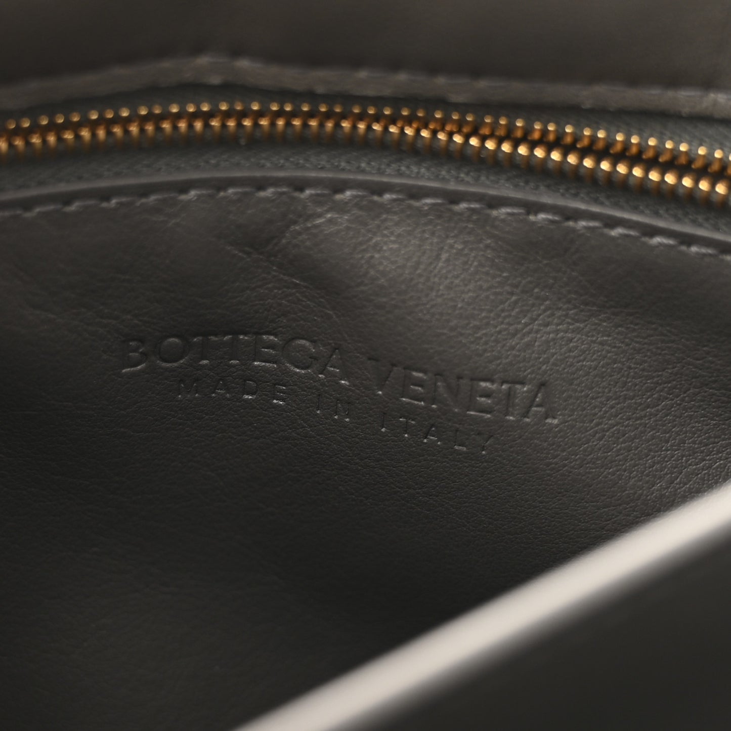 Nappa Intrecciato Crossbody Messenger Flap Light Grey