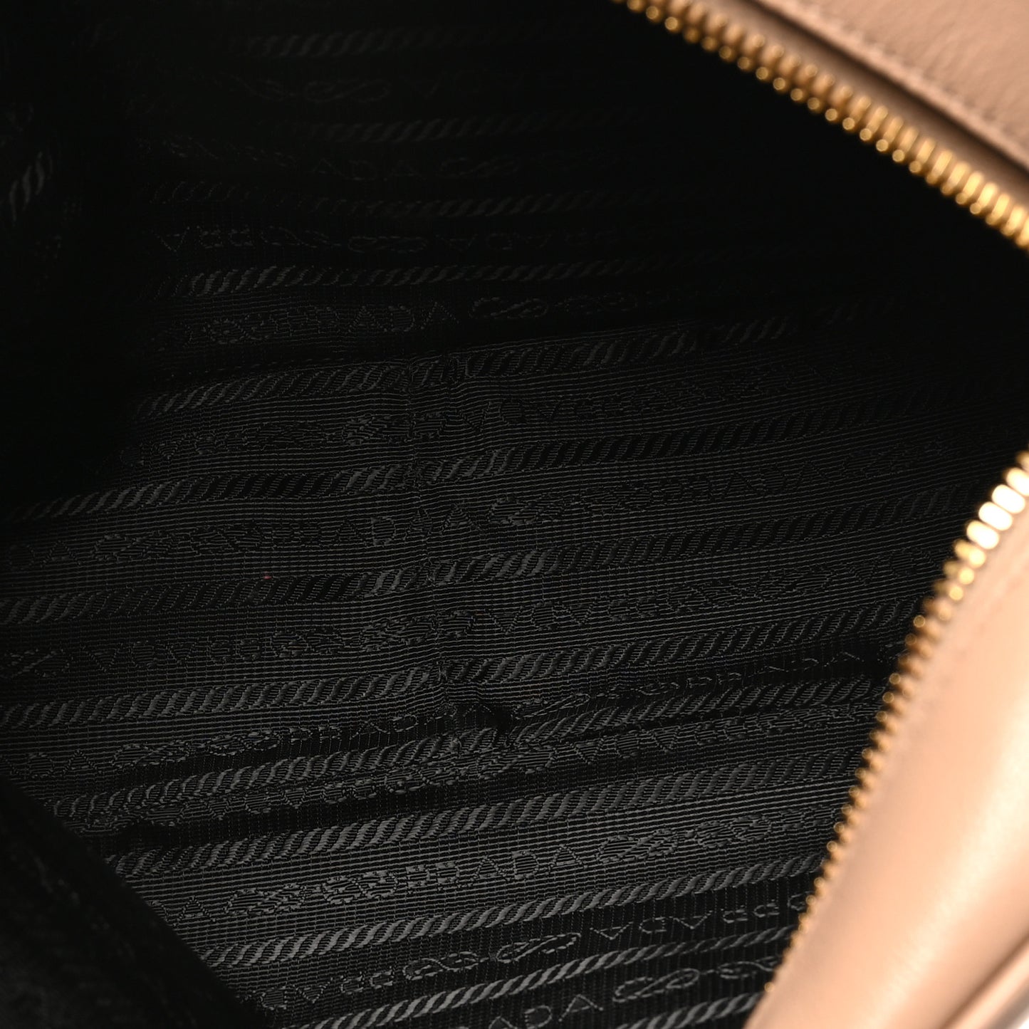 Glace Calfskin Embossed Logo Crossbody Cammeo
