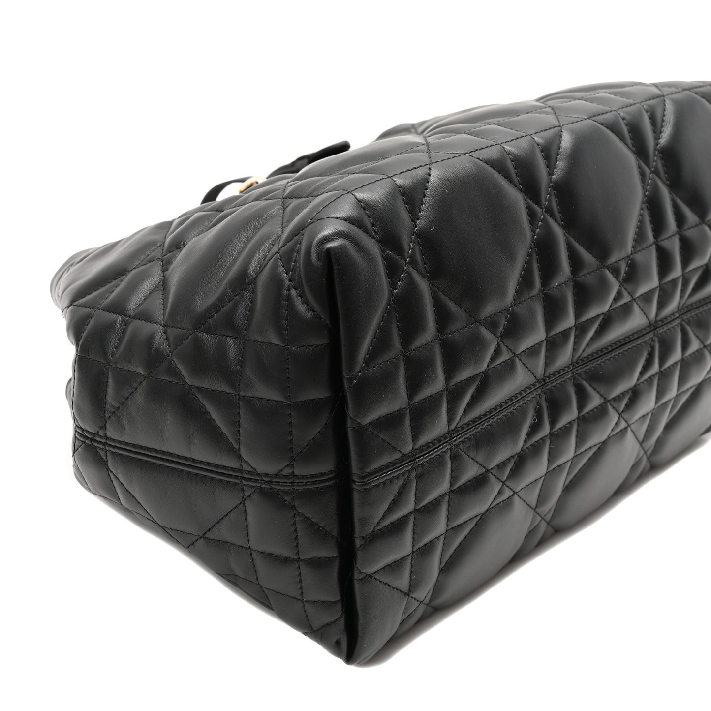 Calfskin Macrocannage Medium Toujours Black