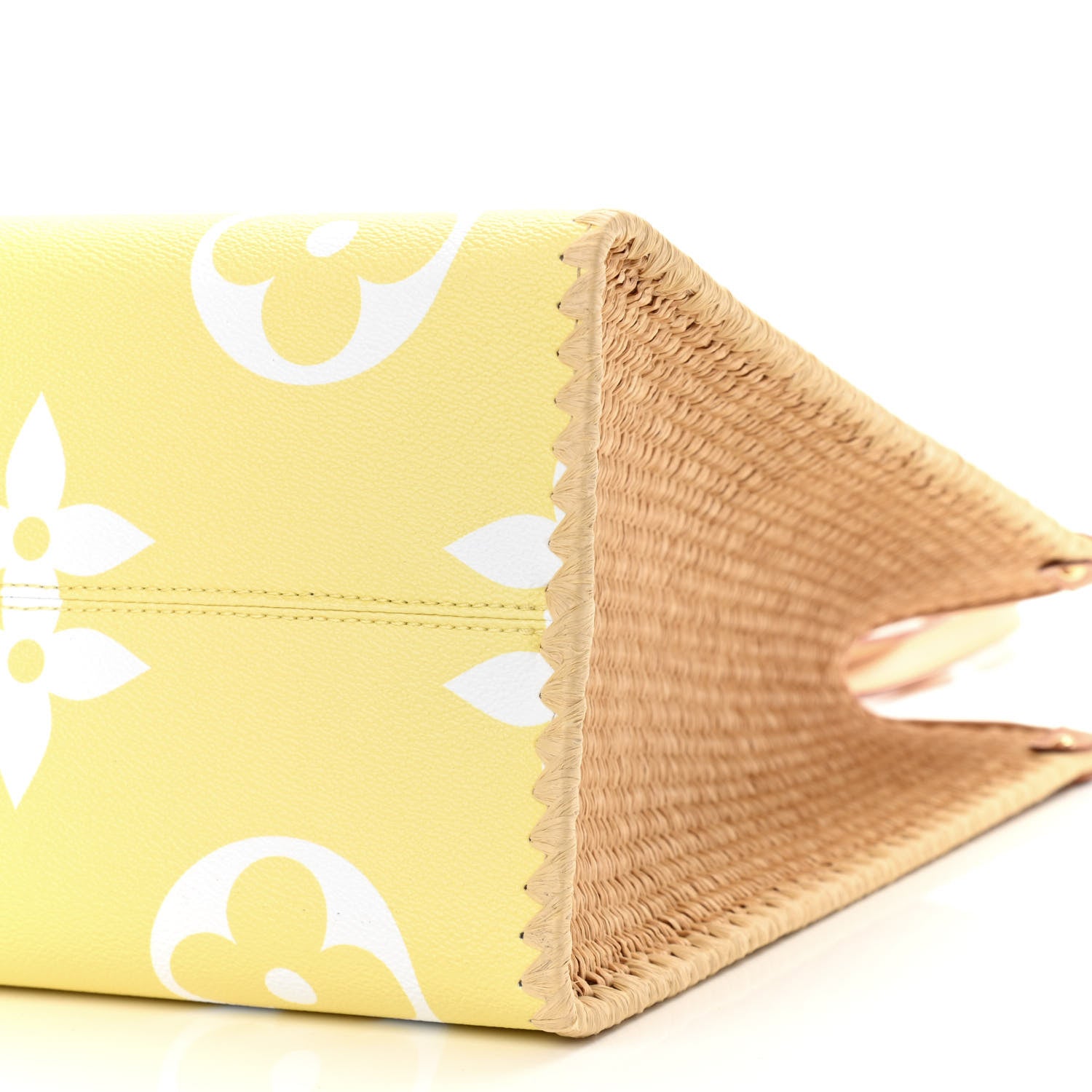 Louis Vuitton Monogram Giant By The Pool Hawaii Onthego GM Light Pink 9 of 10